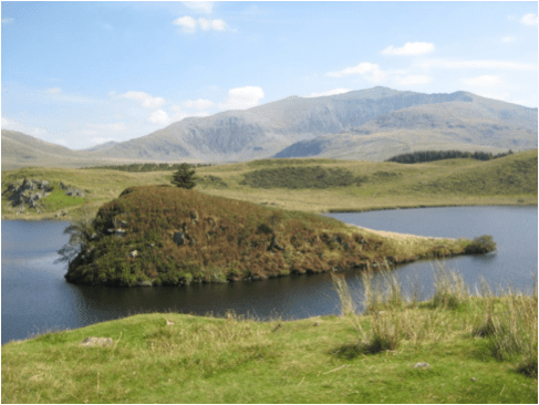 LLyn y Dywarchen sacred pilgrimage site